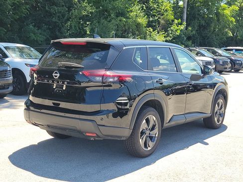 Used 2025 Nissan Rogue SV FWD image 4