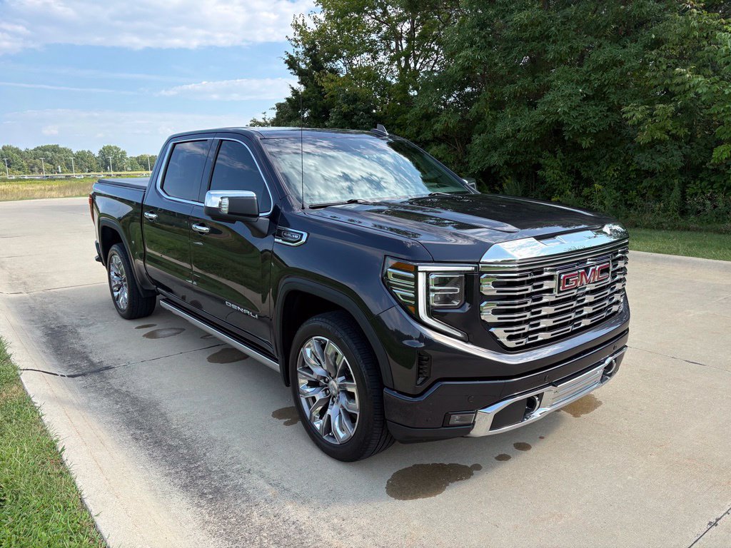 Used 2023 GMC Sierra 1500 Denali w/ Denali Reserve Package AWD/4WD image 11