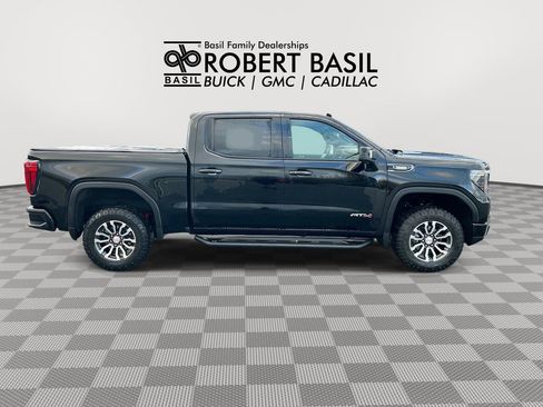 Used 2023 GMC Sierra 1500 AT4 w/ AT4 Premium Package AWD/4WD image 9