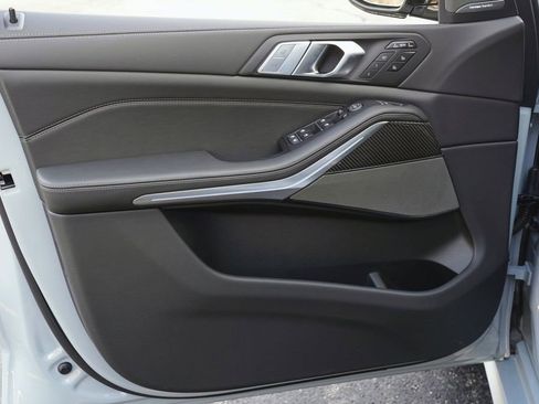 Used 2026 BMW X7 M60i image 9