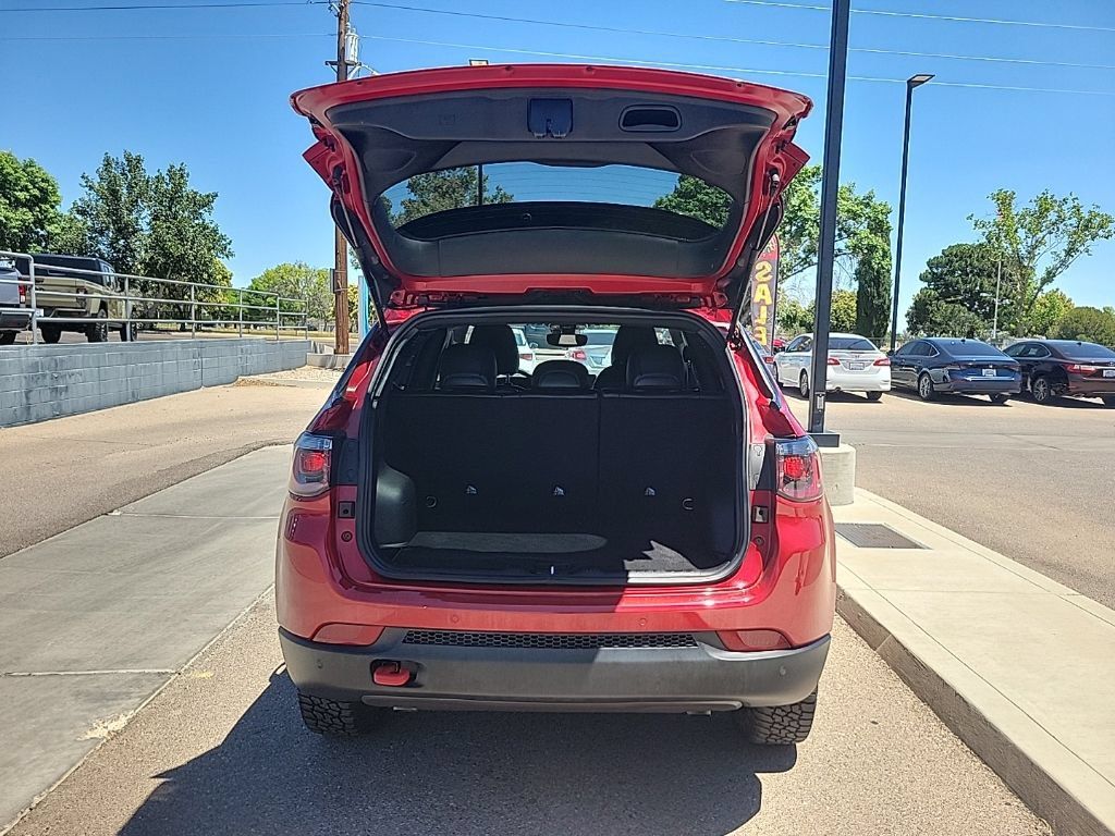 Used 2025 Jeep Compass Trailhawk AWD/4WD image 13