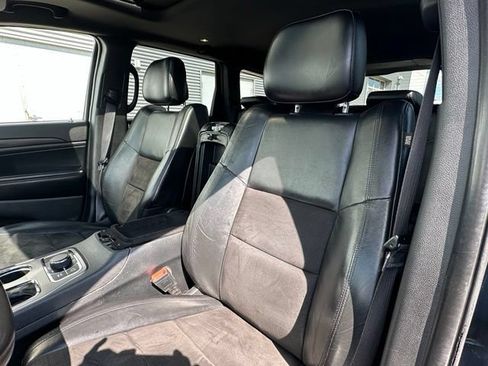 Used 2022 Jeep Grand Cherokee Laredo X AWD/4WD image 28