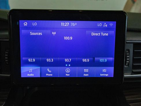 Used 2020 Ford Explorer Limited RWD image 9