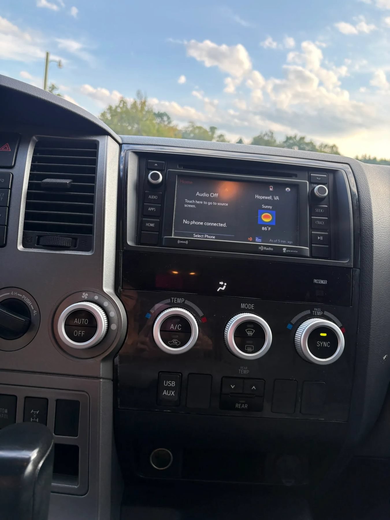 Used 2016 Toyota Sequoia SR5 AWD/4WD image 12