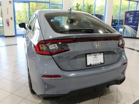 Used 2023 Honda Civic Sport image 7