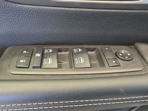 Used 2026 Chrysler Pacifica Select FWD image 16