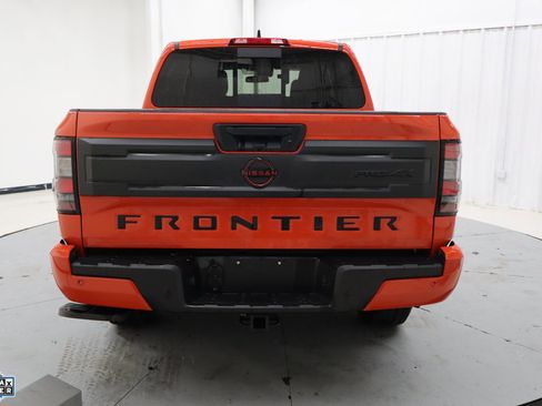 Used 2025 Nissan Frontier PRO-4X w/ Black Accent Package image 6