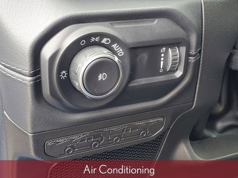 Used 2024 Jeep Wrangler Unlimited Rubicon AWD/4WD image 16