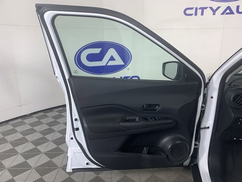 Used 2022 Nissan Kicks S image 13