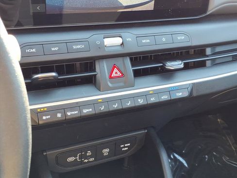 Used 2025 Kia K4 LXS image 25