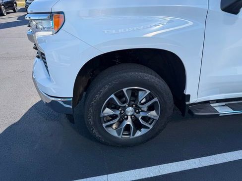 Used 2022 Chevrolet Silverado 1500 LT image 4