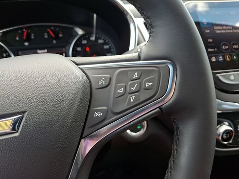 Used 2024 Chevrolet Equinox Premier AWD/4WD image 21
