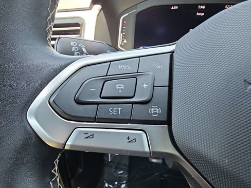 Used 2023 Volkswagen Atlas Cross Sport SE FWD image 17