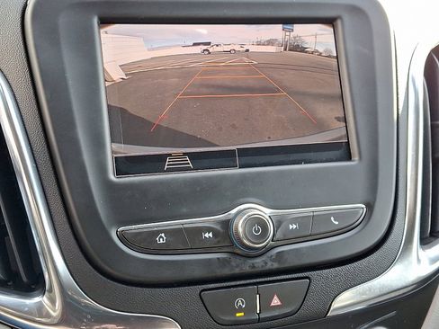 Used 2024 Chevrolet Equinox LS w/ LS Convenience Package image 17