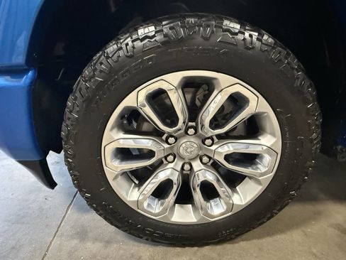 Used 2020 RAM 1500 Laramie w/ Sport Appearance Package AWD/4WD image 24