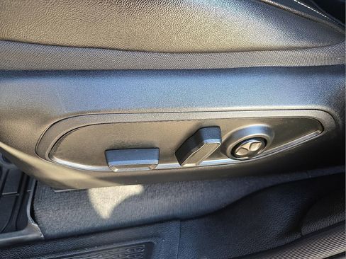 Used 2024 Jeep Grand Cherokee L Limited w/ Black Appearance Package image 15