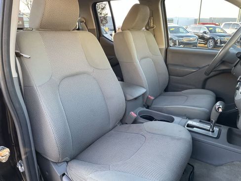 Used 2015 Nissan Frontier SV w/ SV Value Truck Package image 14