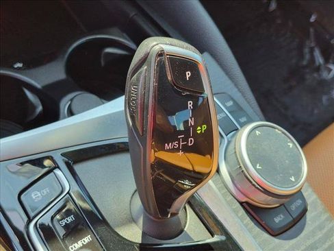 Used 2021 BMW 530i w/ Premium Package RWD image 12