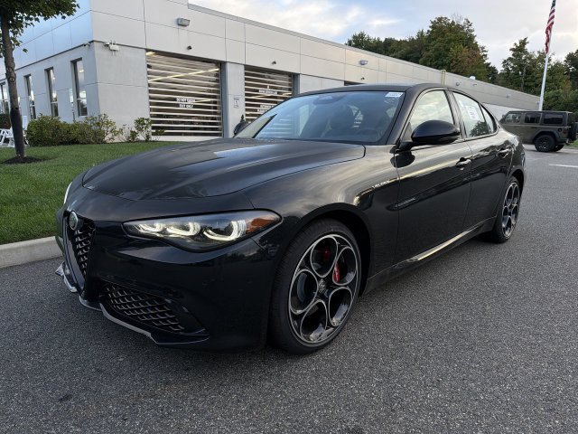 New 2026 Alfa Romeo Giulia AWD w/ Driving Assist Package image 4