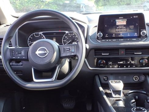 Used 2024 Nissan Rogue SV AWD/4WD image 11