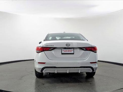 Used 2025 Nissan Sentra SV image 7