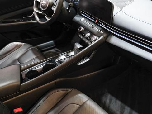 Used 2023 Hyundai Elantra Limited FWD image 29
