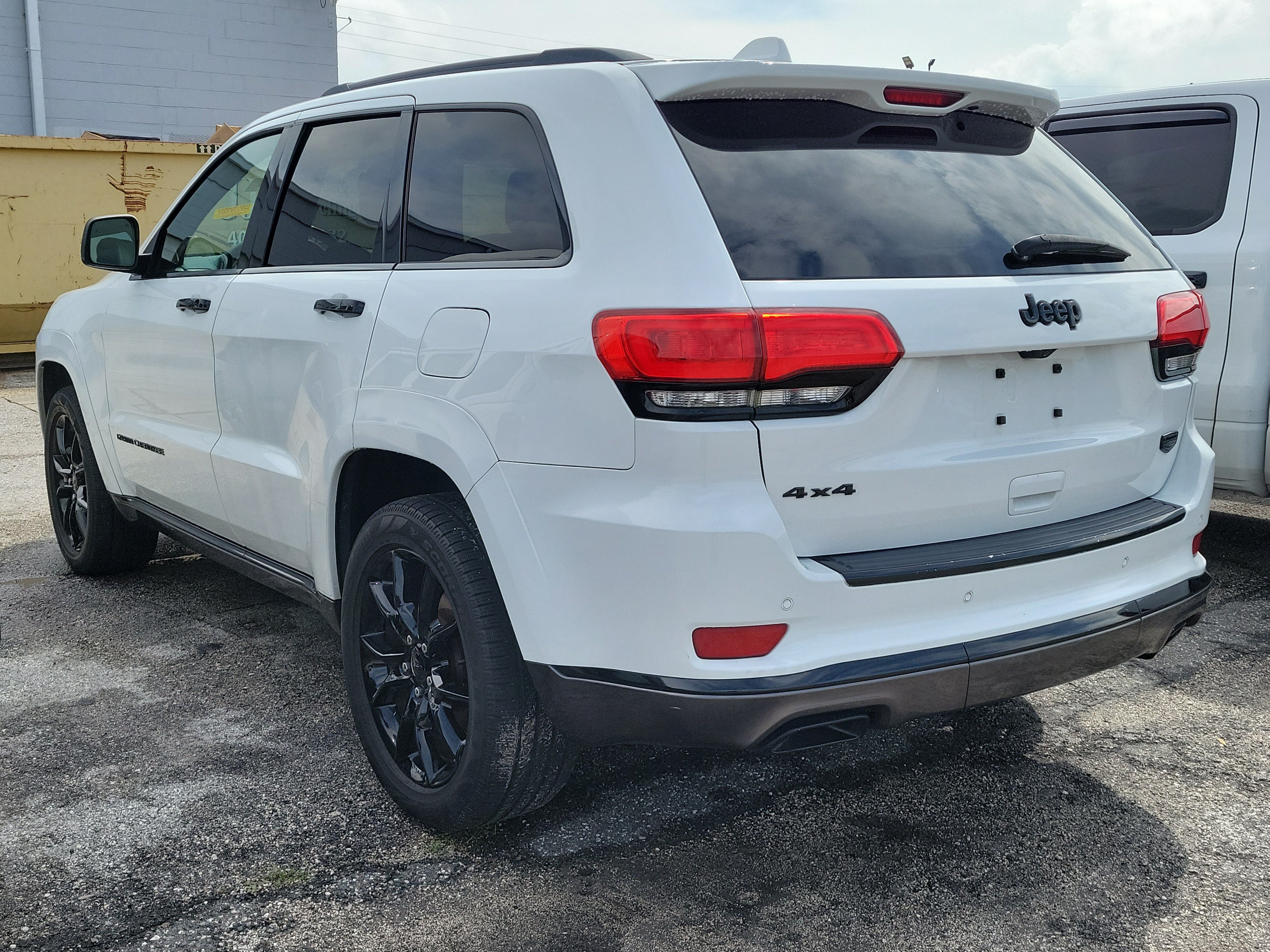 Used 2014 Jeep Grand Cherokee Summit AWD/4WD image 4