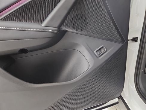 New 2025 Volkswagen Tiguan SE R-Line image 32