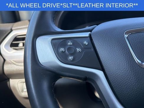 Used 2023 GMC Acadia SLT image 31