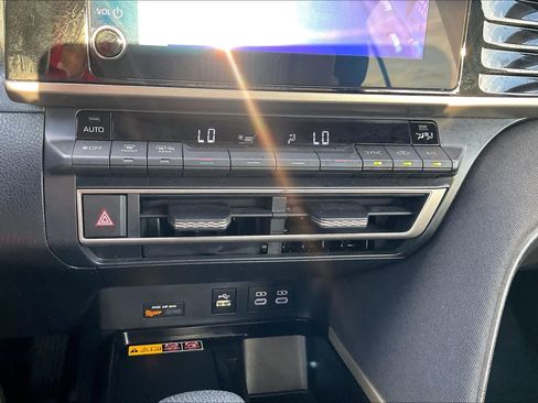 Used 2025 Toyota Camry LE FWD image 31