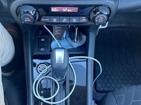 Used 2022 Nissan Kicks SR FWD image 12