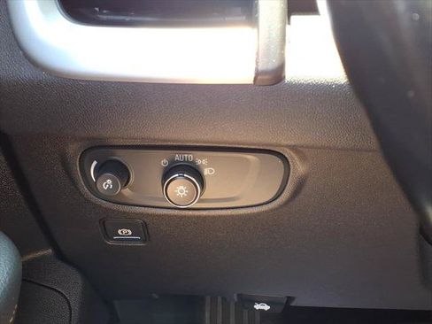 Used 2020 GMC Terrain SLE AWD/4WD image 18