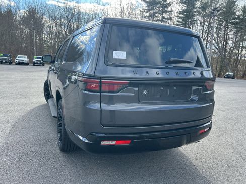 New 2025 Jeep Wagoneer L Series II w/ Premium Group I image 12