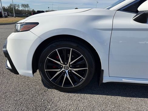 Used 2021 Toyota Camry SE image 26