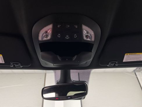 Used 2025 Chrysler Pacifica Select FWD image 65