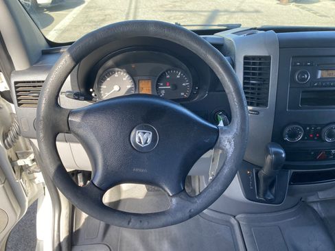 Used 2007 Dodge Sprinter 2500 image 12