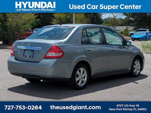 Used 2011 Nissan Versa Sedan FWD image 5