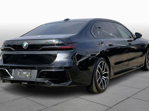 Used 2023 BMW 740i w/ Executive Package image 12