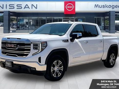 Used 2025 GMC Sierra 1500 SLT AWD/4WD image 3