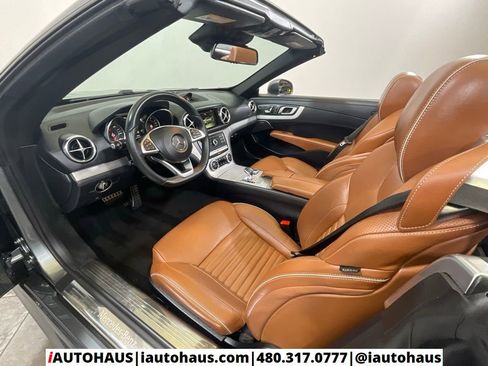 Used 2017 Mercedes-Benz SL 550 image 16