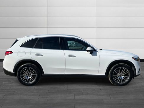 Used 2025 Mercedes-Benz GLC 300 image 2
