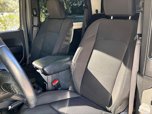 Used 2021 Jeep Wrangler Sport S image 17