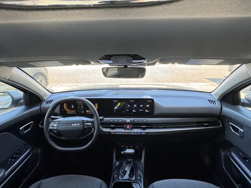 Used 2025 Kia K4 FWD image 28