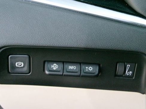 Used 2022 Buick Enclave Avenir w/ Avenir Technology Package AWD/4WD image 19