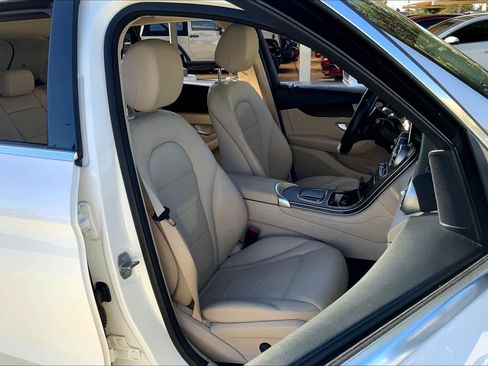 Used 2021 Mercedes-Benz GLC 300 4MATIC image 8