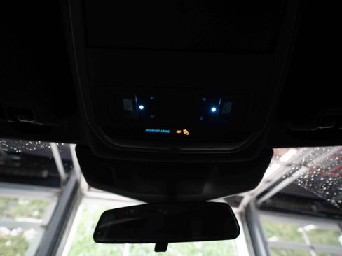 Used 2020 Ford Explorer XLT w/ Equipment Group 202A AWD/4WD image 18