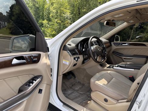 Used 2014 Mercedes-Benz GL 450 4MATIC image 12