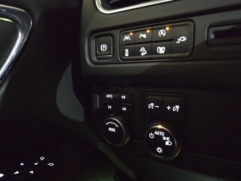 Used 2022 Chevrolet Tahoe Z71 w/ Luxury Package image 33