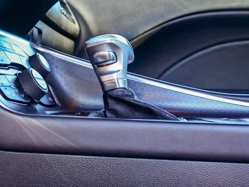 Used 2015 Dodge Challenger R/T Plus image 31