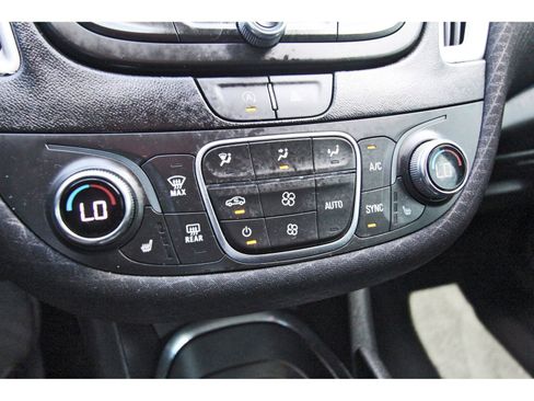 Used 2024 Chevrolet Malibu LT FWD image 28